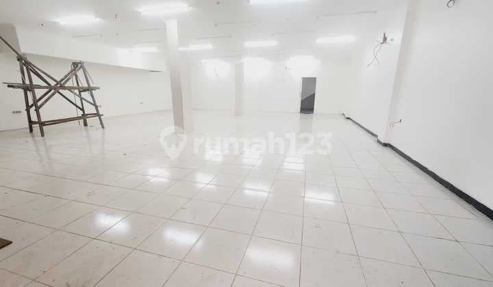 For Rent 2-Story Shop House Nice by the Road in Dibsd City