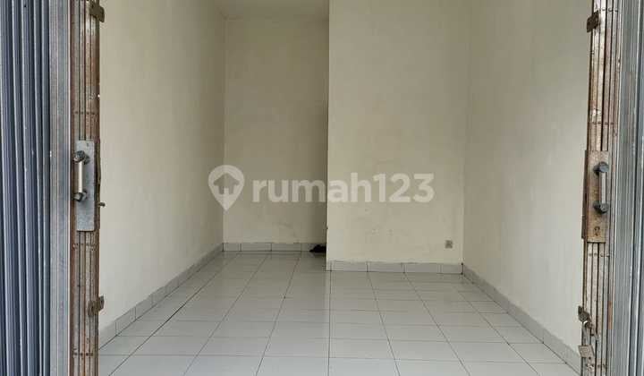 Disewakan Ruko Dipinggir Jalan Dekat Dengan Pasar Dan Ramai Disewakan Ruko Dipinggir Jalan Dekat Dengan Pasar Dan Ramai