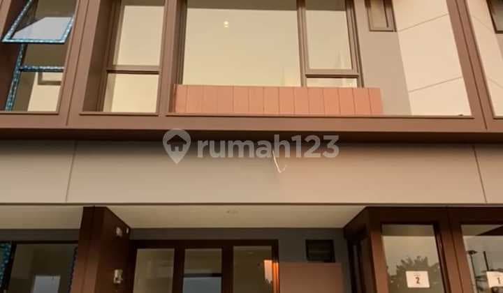 FOR SALE FAST 3-STORY SHOPHOUSE BY THE ROAD BSD