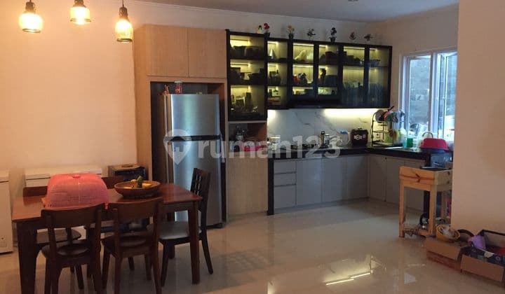 Dijual Rumah Cantik Rapi 2 Lantai Sevilla Bsd Tangerang ~ Sev002