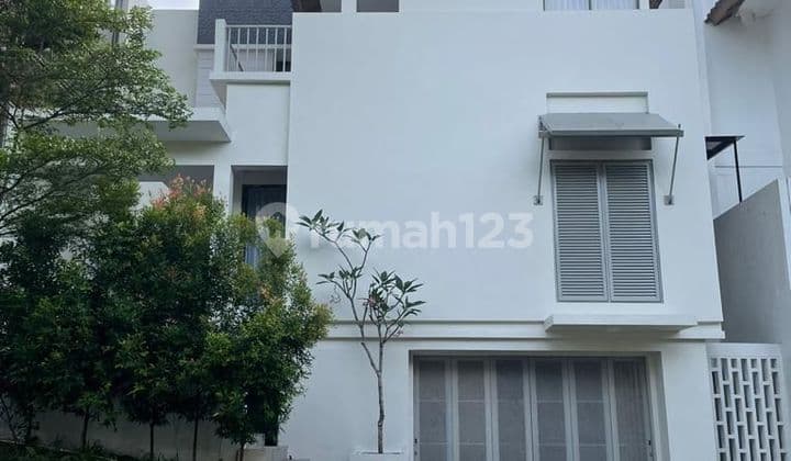 Dijual Cepat Rumah 3 Lantai Rapi Dan Siap Huni Di De Park BSD ~ DP002