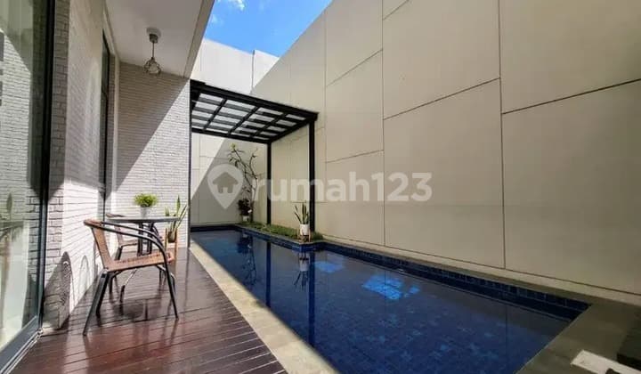 For Sale Luxury House With Swimming Pool In Navapark Bsd - Nv001