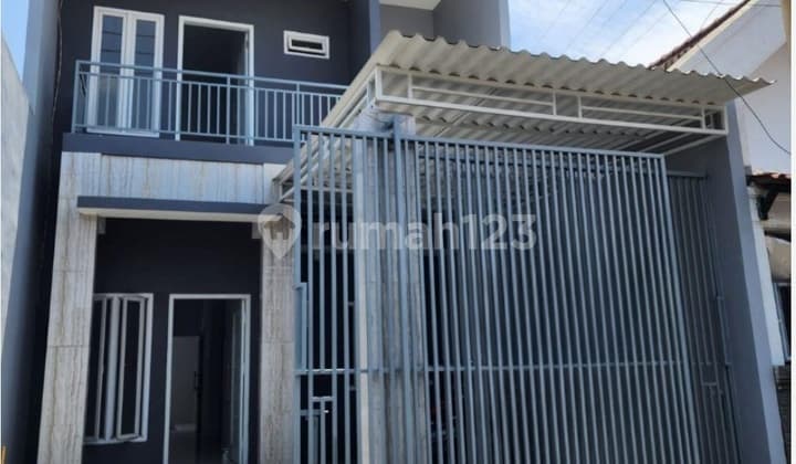 Minimalist New House East Ploso