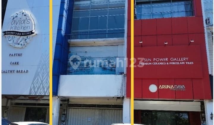 Ruko Jalan Indragiri, 4.5 Floors, Spacious Parking