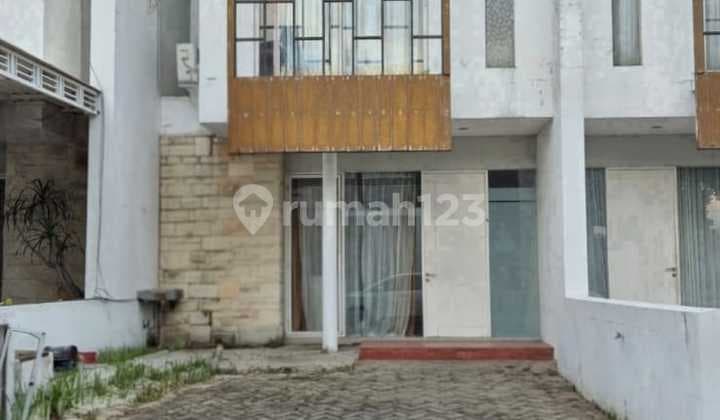 2-storey house at Royal Residence, semi-furnished