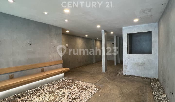 Ruko 1½ Lantai Strategis Cocok Untuk Usaha Di Kelapa Gading R2270