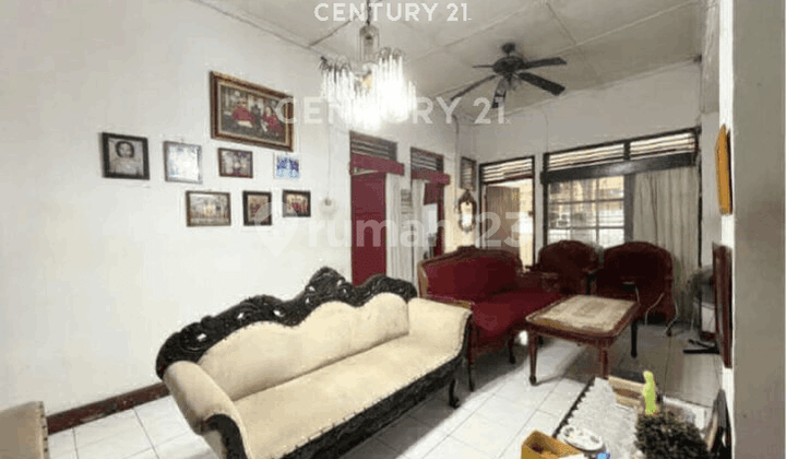 2-Storey Strategic House in East Tebet S9033