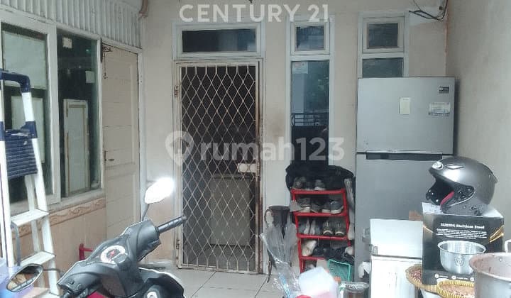 Rumah di Pondok Kelapa Cocok untuk Tempat Tinggal / Kosan