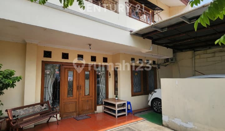 Strategic 2-Story House for Business in Pisangan Lama S9294