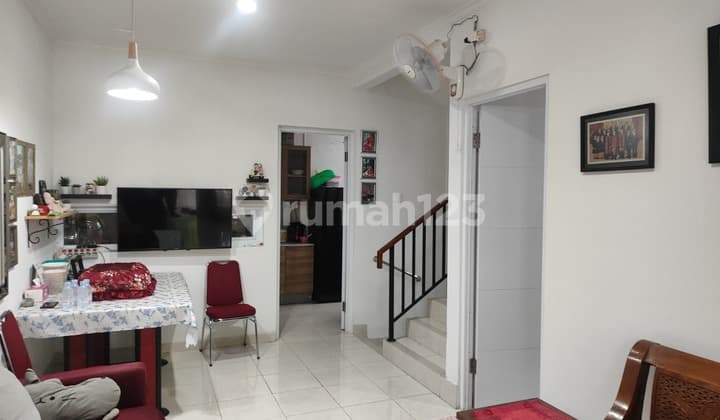 Rumah bagus di batavia icon SHM 2 lantai