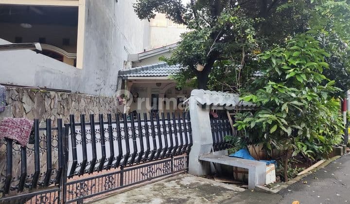 For Quick Sale Strategically Located House in Sunter, North Jakarta