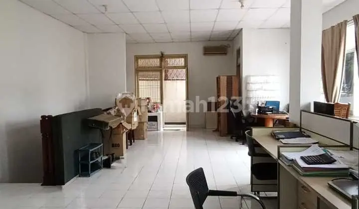 Ruko Hook Cocok untuk Usaha di Taman Modern, Jakarta Timur