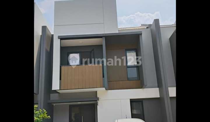 Rumah 2 Lantai Ada Taman di Cluster Regia Scg, Bekasi