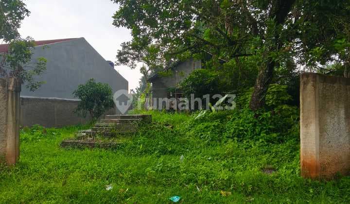Large Land and Strategic Old House in Setu, Bekasi