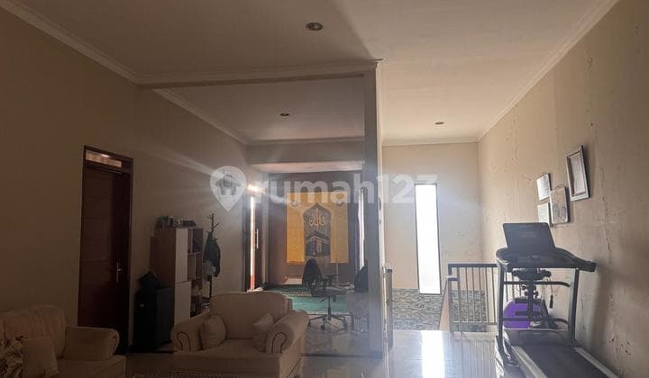 Dijual Rumah 2 Lantai Siap Huni di Komplek Singgasana Ptadana