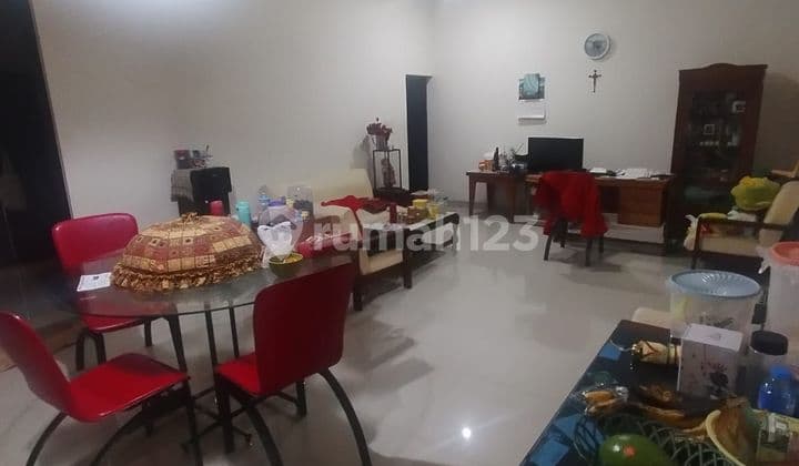 Rumah siap huni Di Taman Kopo Indah 1 Lantai 2,5