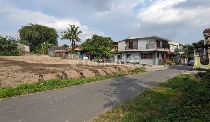 Tanah Apik Jl. Kaliurang Km 10 SHM Akses Jalan Besar Dekat Ke Kampus UGM Dan UII Sleman Jogja