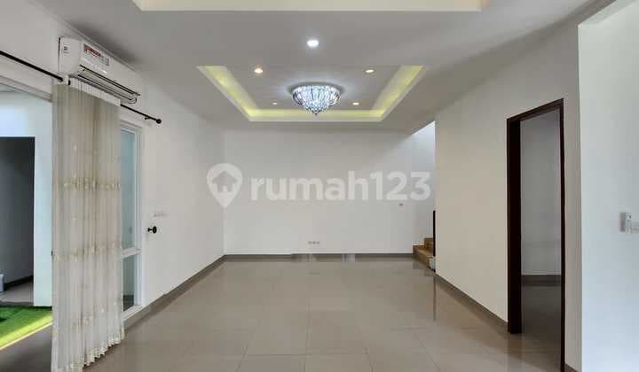 2-story house corner position facing park in BSD 4m negotiable