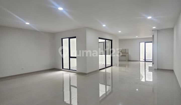 Rumah 2 Lantai Minimalis Tropis , Lingkungan Asri, Siap Huni, di Giri Loka BSD