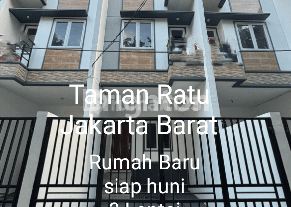 Rumah baru dibangun, siap huni, Taman Ratu Jakarta Barat, 3 lantai, uk. 3,5 x 13 m2, surat lengkap, row 2 mobil, hadap jalan raya, bisa untuk usaha. pusat bisnis komersial.