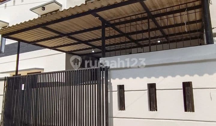 Green Ville Housing West Jakarta 2 Floors Size 6 X 15 M2 North Facing Row 2 Cars Ready to Occupied Slight Negotiable