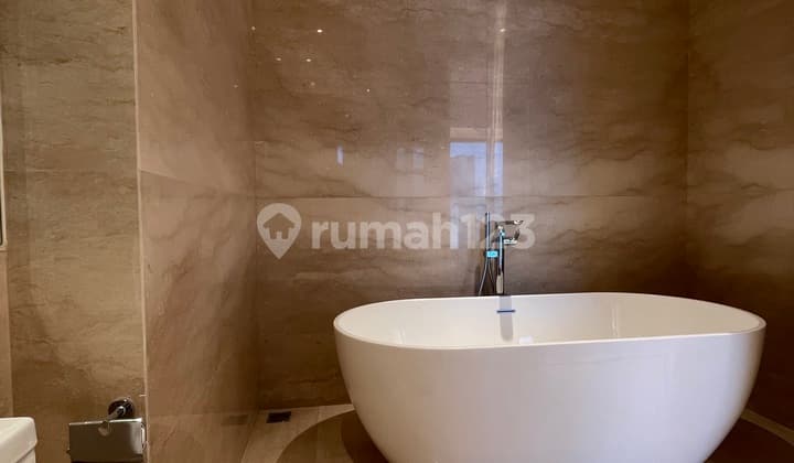 For Sale Apartment 57 Promenade Thamrin, 3BR Private Lift, Brand New Near MRT, Good Deal