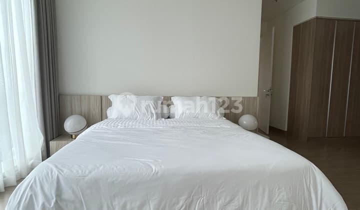 For Rent Apartment 57 Promenade Thamrin 3 BR Tower Sky Private Lift, Near MRT, Brand New