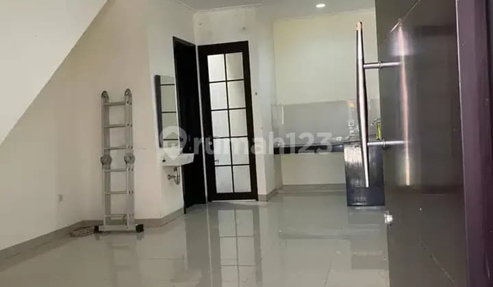 J Disewakan Cepat Rumah Green Village, Cipondoh