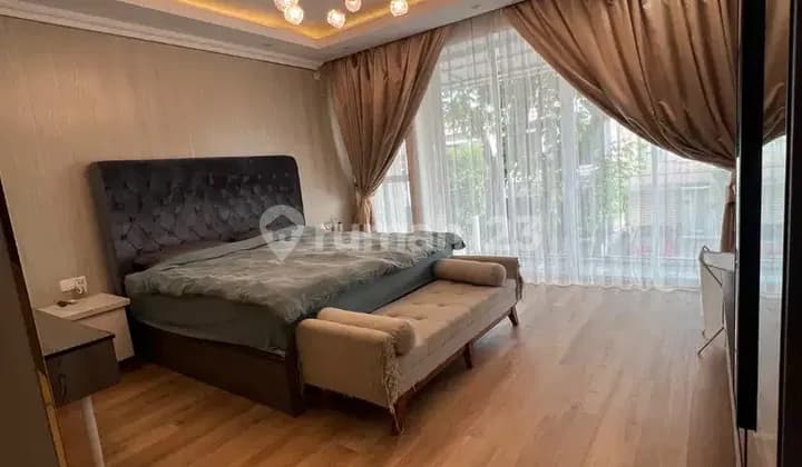 For sale house in Puri Mansion (including attached furniture)