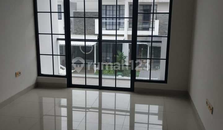 J di Sewakan Rumah Green Lake City Cluster East Asia Uk. 8X15