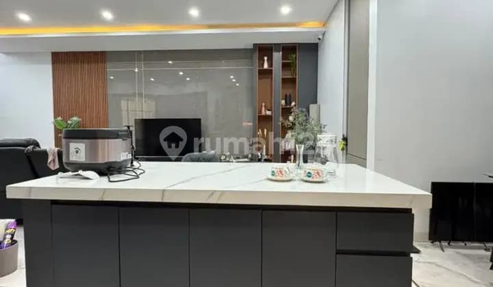 J Dijual Rumah Grand View Karawaci Full Renovasi 3 Lantai