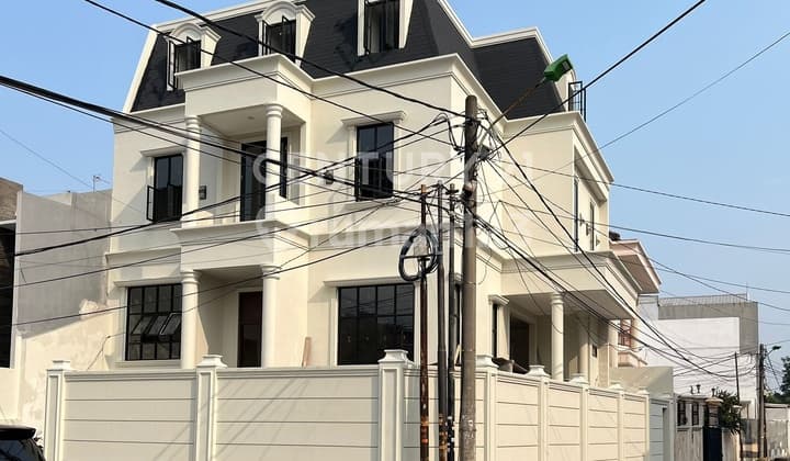 Brand New Rumah American Classic Di Citra Garden.