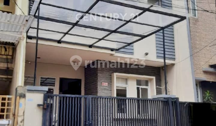 Rarely Available Garden Queen House, Duri Kepa, West Jakarta.