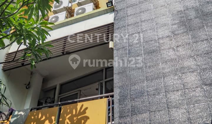 Jual Rumah Kost Kemanggisan Slipi. 20 Kamar Full Furnished.