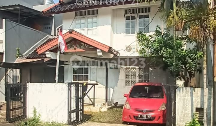 Cheap Old House in Kebayoran Lama Tepekong Street