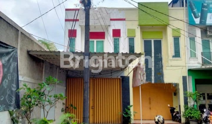 RUKO DI LOKASI KOMERSIL, DEPAN JALAN, SIAP HUNI