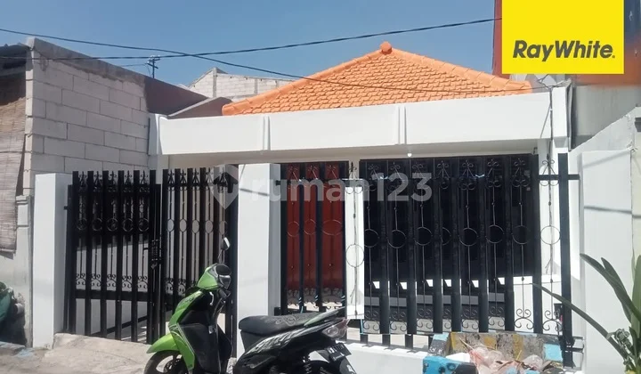 Dijual Rumah 2 lantai di Petemon Sidomulyo Surabaya Pusat Dijual Rumah 2 lantai di Petemon Sidomulyo Surabaya Pusat