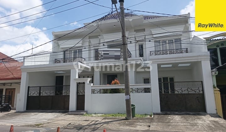 For Sale 2-Story House in Jemur Andayani Surabaya For Sale 2-Story House in Jemur Andayani Surabaya