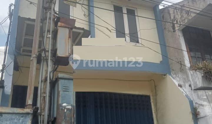 Disewakan Rumah 2 Lantai di Jalan Simokerto Surabaya