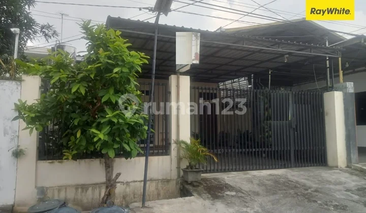 Dijual Rumah 2 lantai di Jl Simo Katrungan Baru Surabaya Dijual Rumah 2 lantai di Jl Simo Katrungan Baru Surabaya