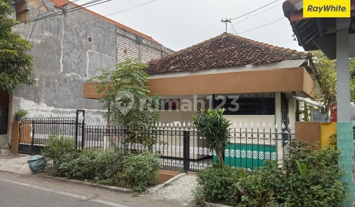 Dijual Rumah di Jalan Banyuurip Kidul Surabaya