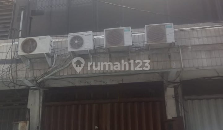 For Rent: Shop House on Semut Megah Street, Surabaya For Rent: Shop House on Semut Megah Street, Surabaya