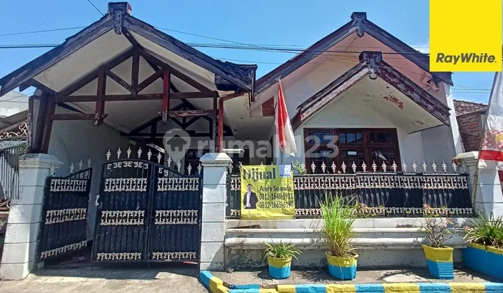 Dijual Rumah Strategis di Jalan Pagesangan Surabaya Dijual Rumah Strategis di Jalan Pagesangan Surabaya