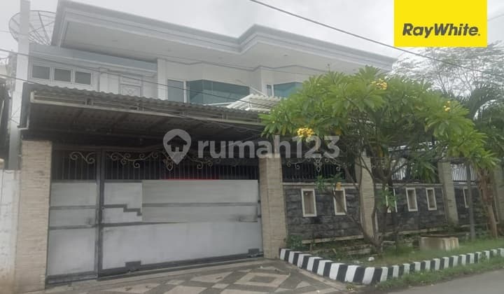 Dijual Rumah di Jalan Kelud Petemon Surabaya Pusat