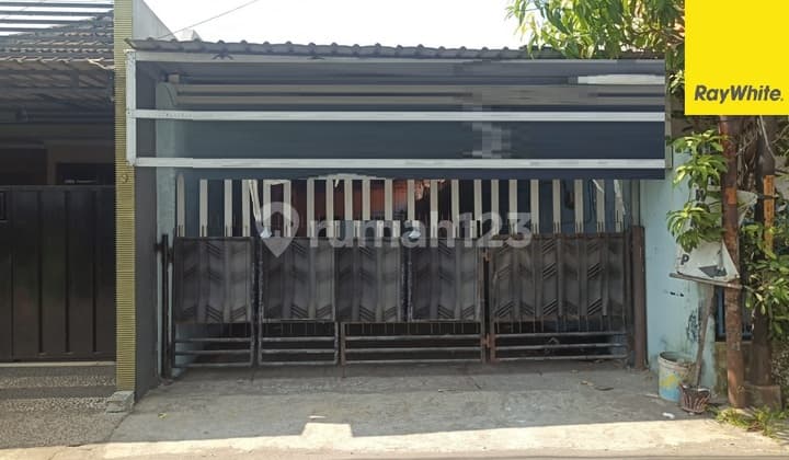 Dijual Rumah di Nol Jalan Raya Kebonsari Surabaya