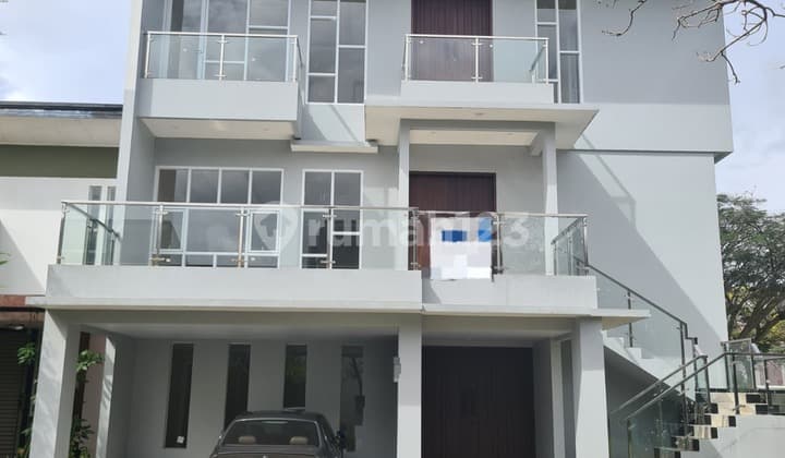 Dijual Cepat Rumah 3 Lantai Bangunan Baru, Lokasi di The Icon BSD