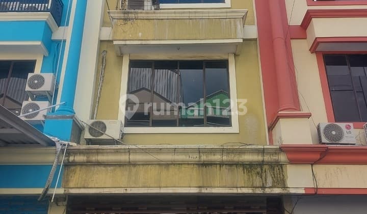 Disewakan Ruko 3 Lantai di Komplek Ruko Gateway Waru Sidoarjo