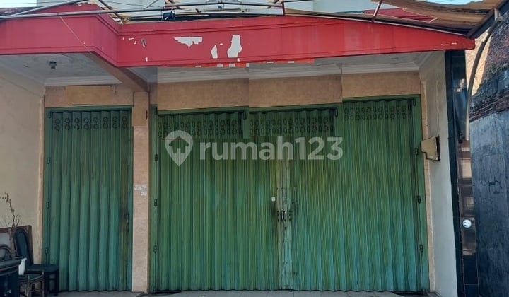 For Sale: Commercial Building with Certificate of Ownership on Dr. Wahidin Street, Gresik For Sale: Commercial Building with Certificate of Ownership on Dr. Wahidin Street, Gresik