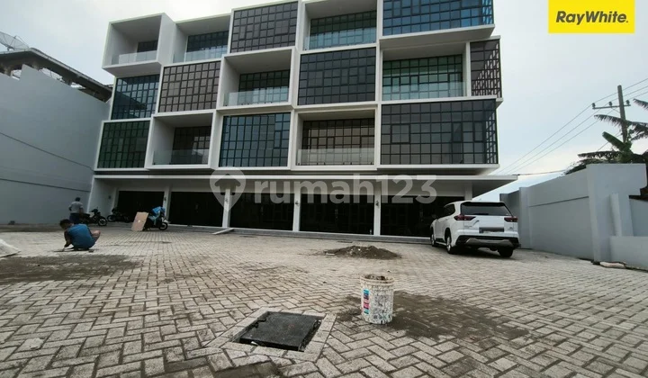 For Sale 4-Story Strategic Shop House on Dinoyo Street, Central Surabaya For Sale 4-Story Strategic Shop House on Dinoyo Street, Central Surabaya