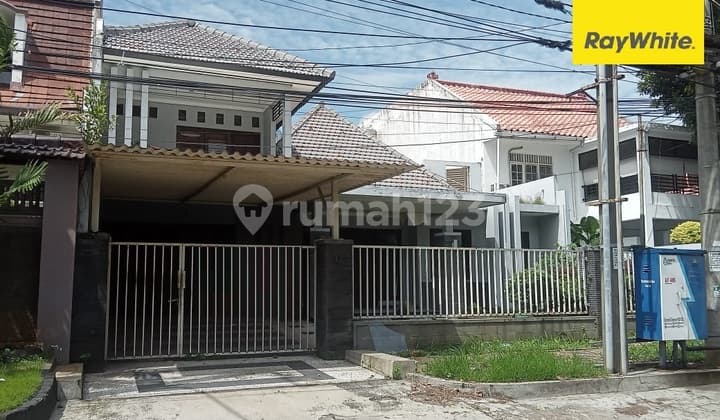 Disewakan Rumah 2 lantai di Jalan Porong Darmo Surabaya Pusat
